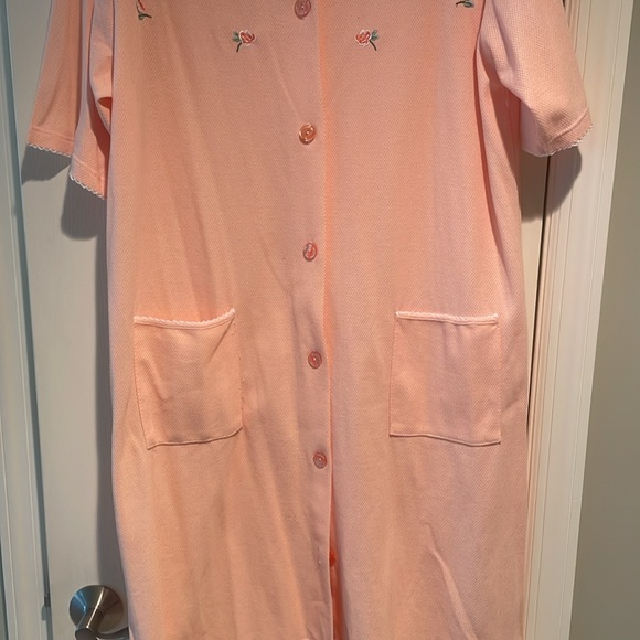 NWT Nuit Magique peach color button down short sleeve robe size L - Picture 2 of 11
